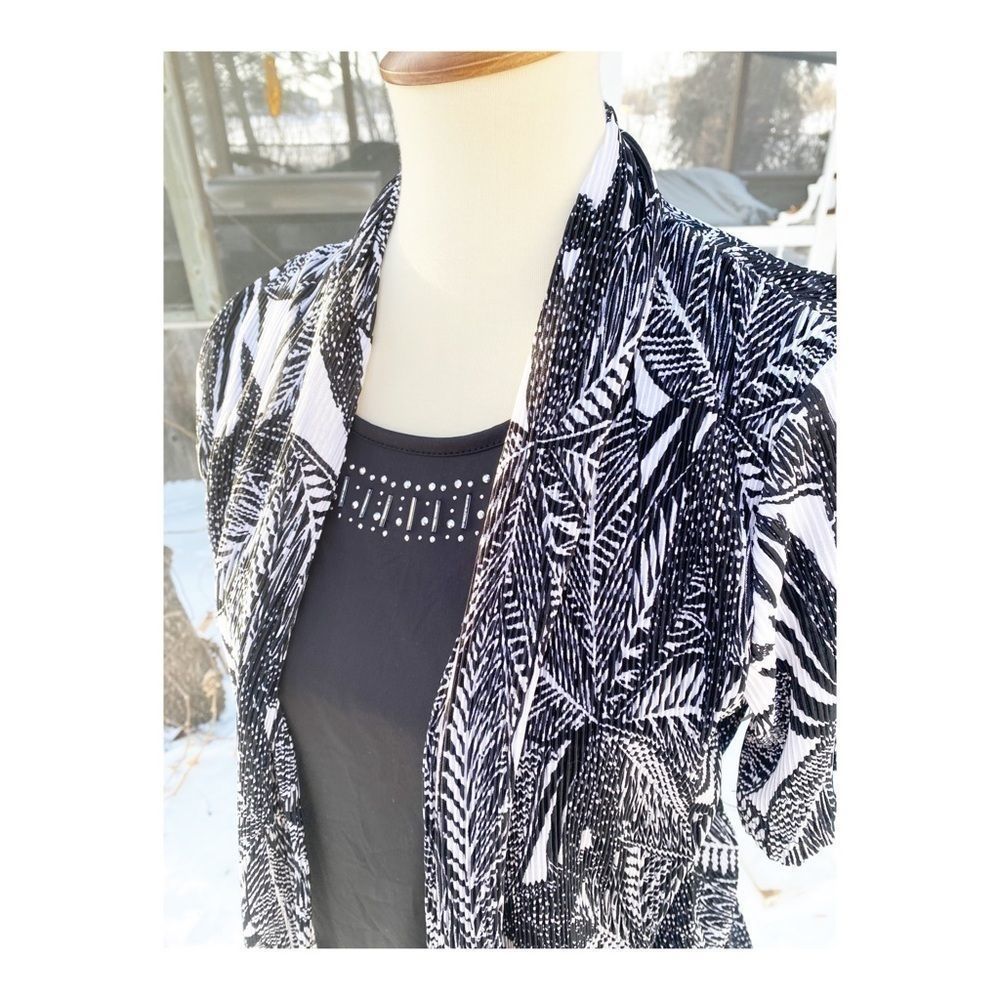 Classic Editions Women’s Twin Set Tee Shirt Black White Crinkle Stretch Sz S